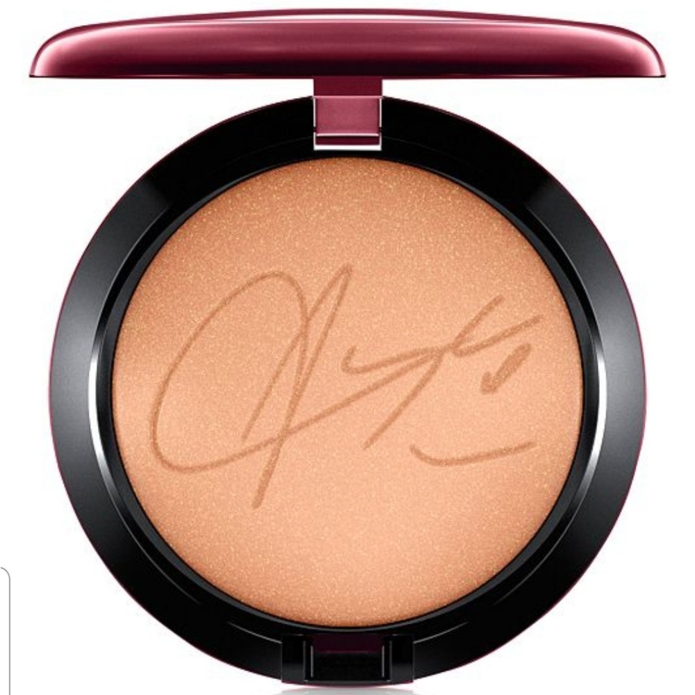 MAC Aaliyah Bronzing Face Powder *LIMITED EDITION